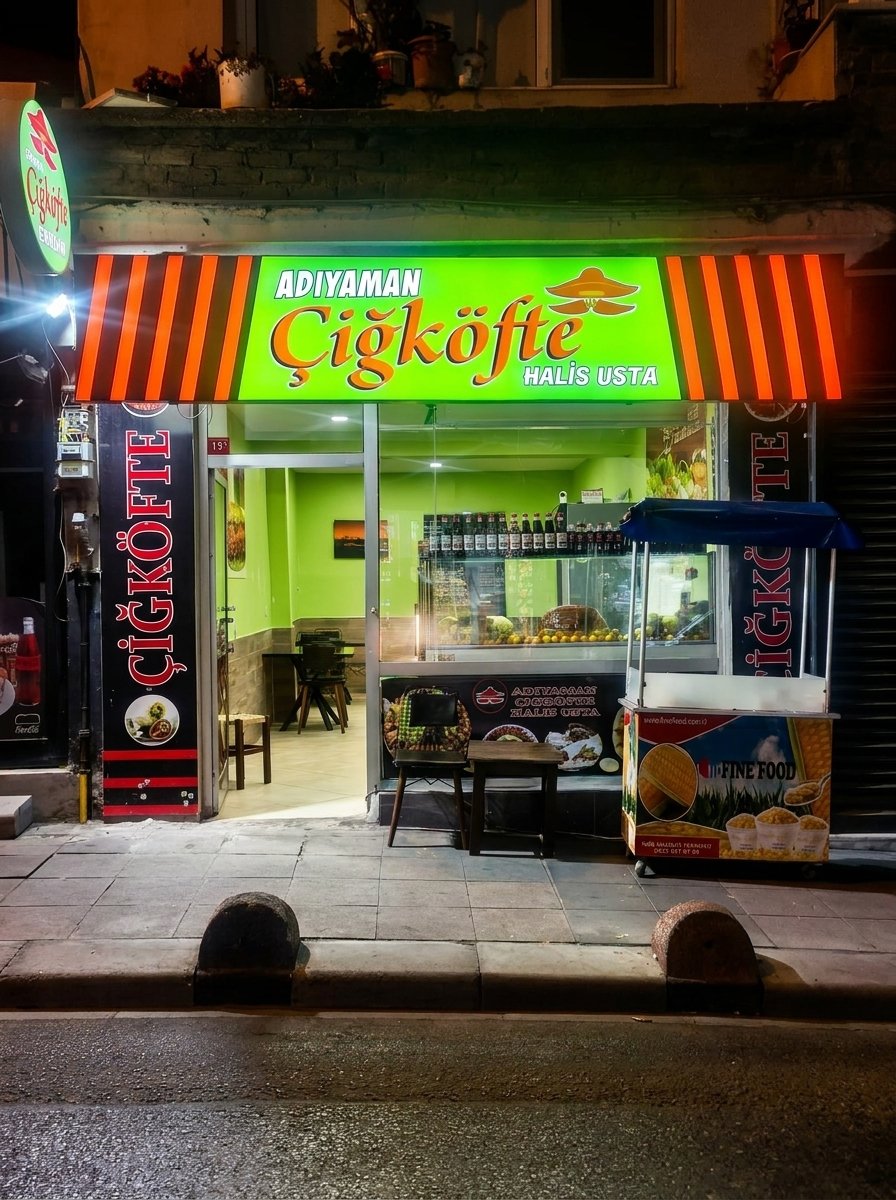 Alibeyköy Adıyaman Çiğ Köfte — Halis Usta mağazasının gece görünümü